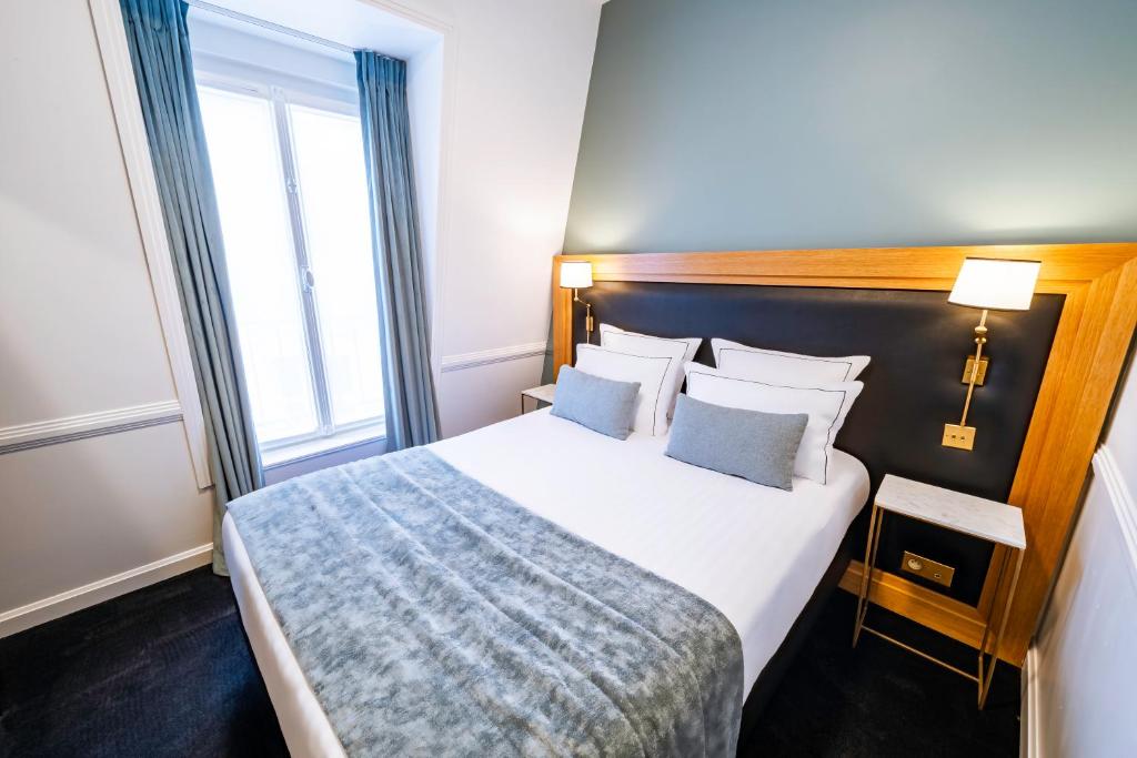 Hôtel Le Cercle Tour Eiffel - Resim 12