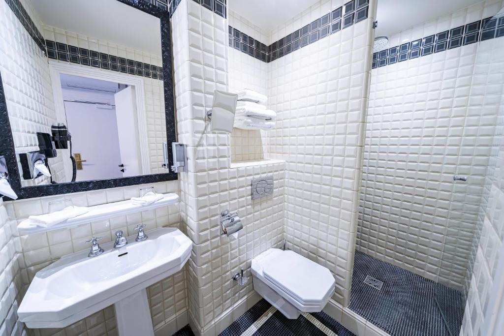 Hôtel Le Cercle Tour Eiffel - 1