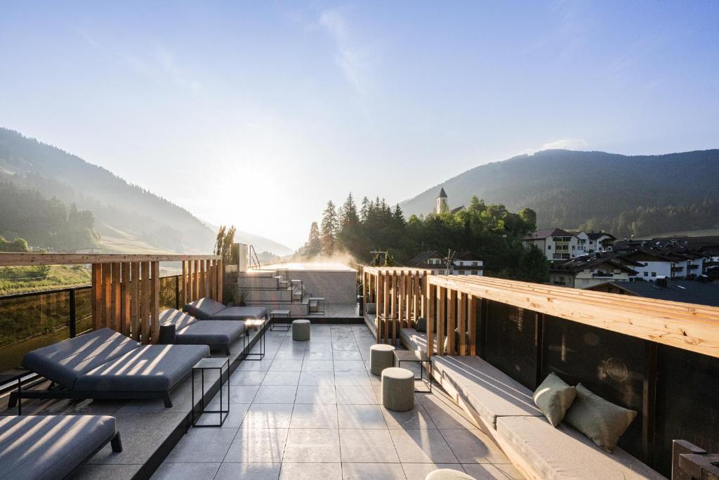 Nespecifikovaný výhled na hory nebo výhled na hory při pohledu z hotelu