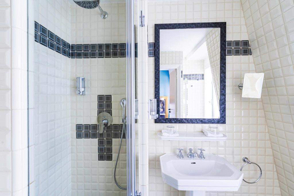 Hôtel Le Cercle Tour Eiffel - 18