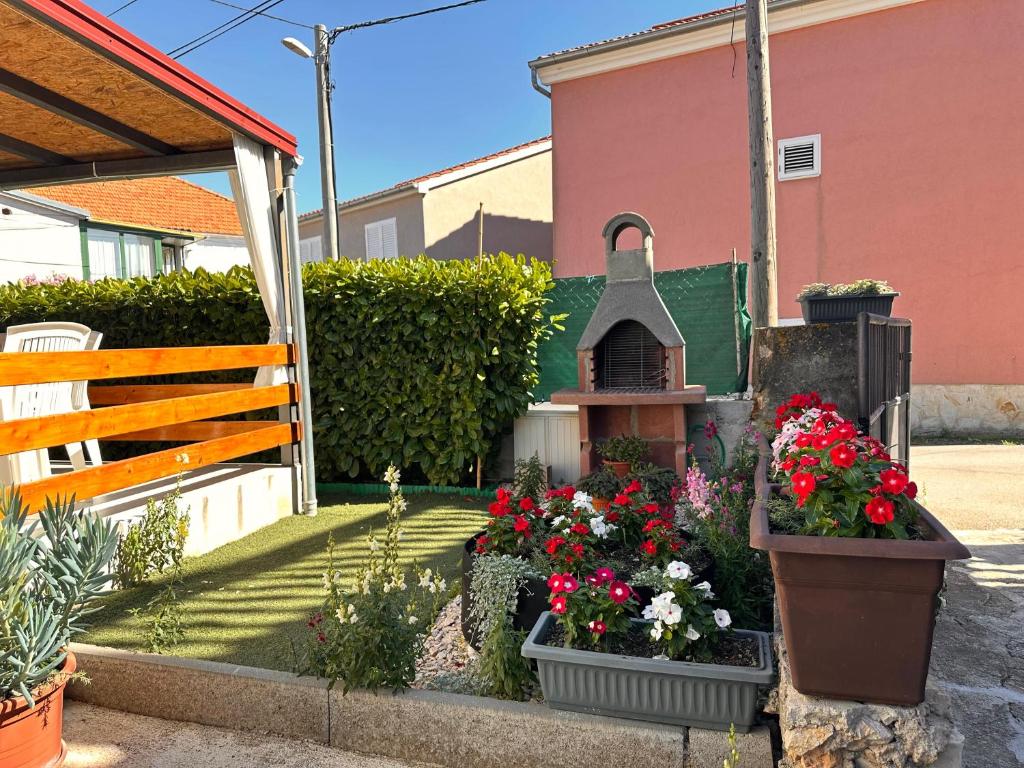 Zahrada ubytování Holiday Home Pakoštane