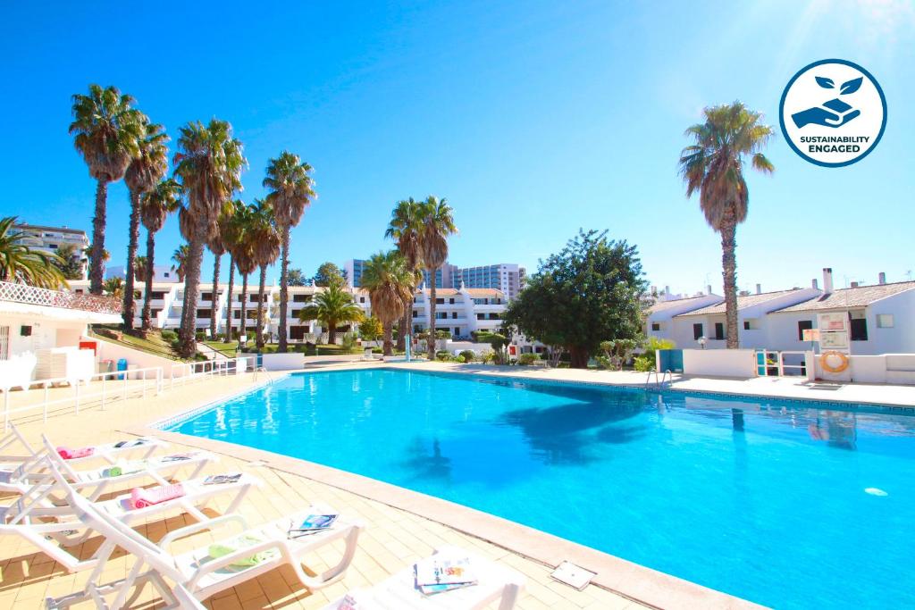 Villa Saint Lucia - com acesso a piscina e BBQ em Albufeira