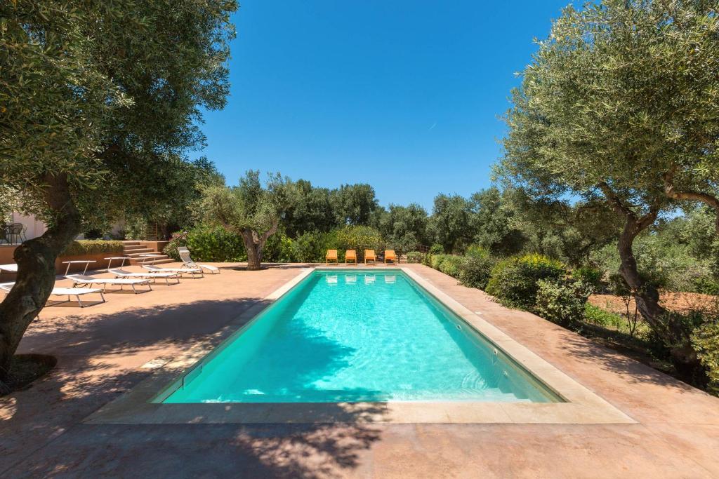Basen w obiekcie Villa Lisy by Perle di Puglia lub w pobliżu