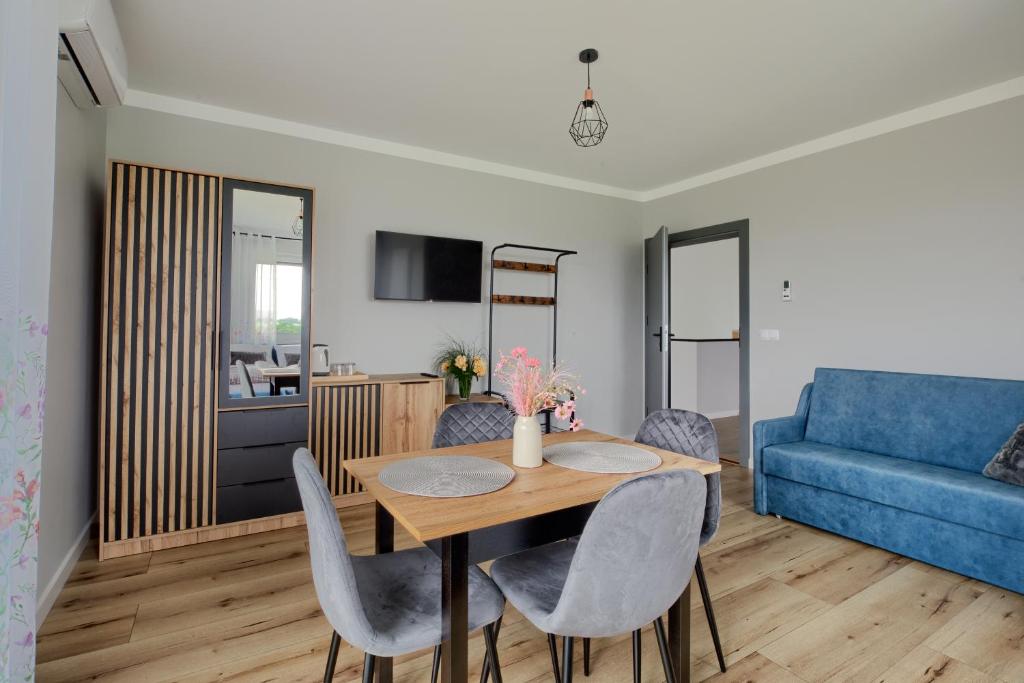 Noclegi Sunny House - Quadruple Room With Private Bathroom