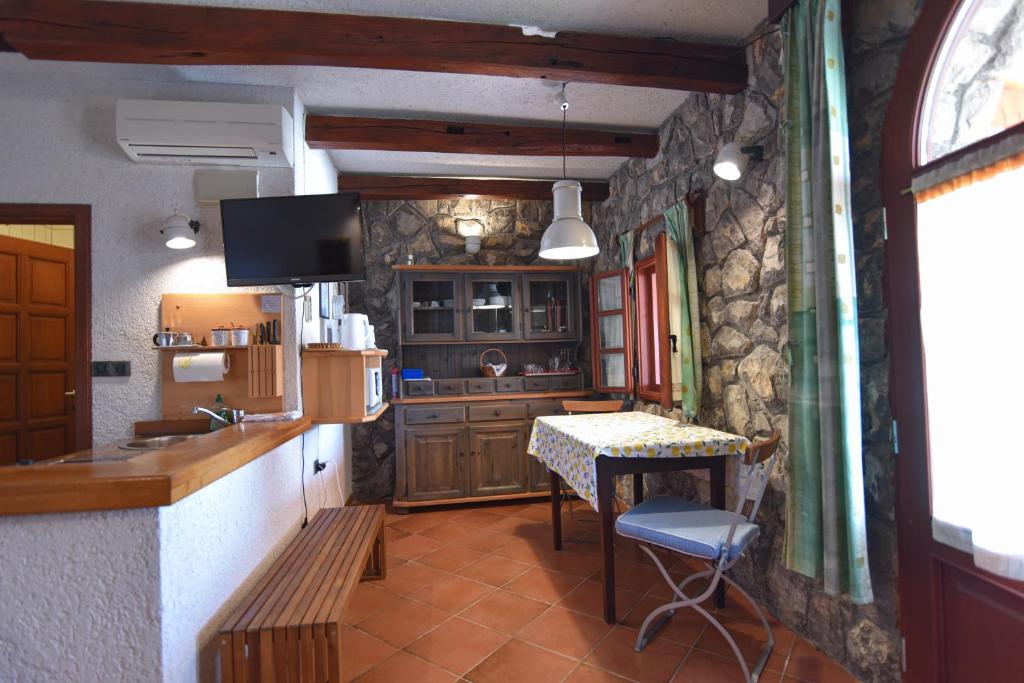 Kuchnia lub aneks kuchenny w obiekcie Apartments Villa Vosilla