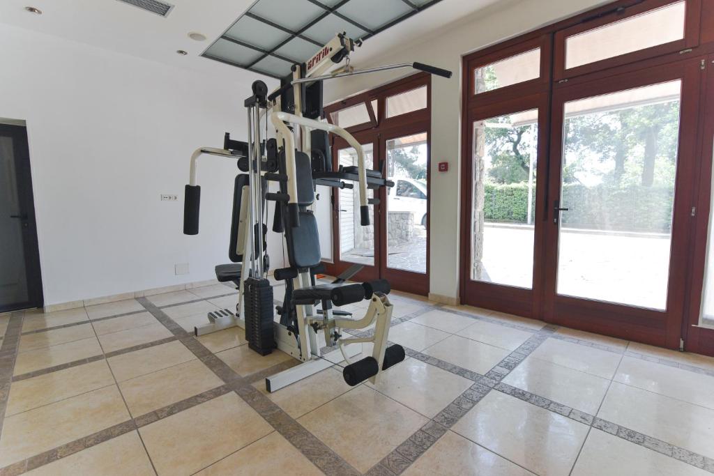 Centrum fitness w obiekcie Apartments Villa Vosilla