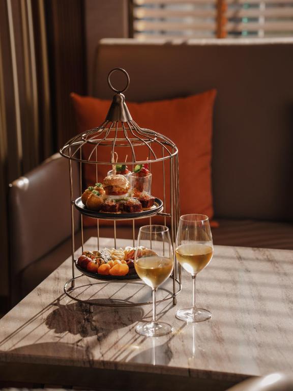 Aira Hotel Bangkok Sukhumvit 11 - Resim 7