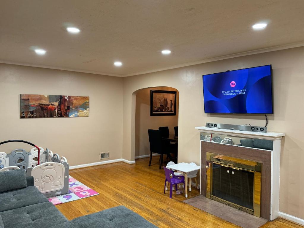 La Casa Bonita Near NYC - Casa De Cuatro Dormitorios