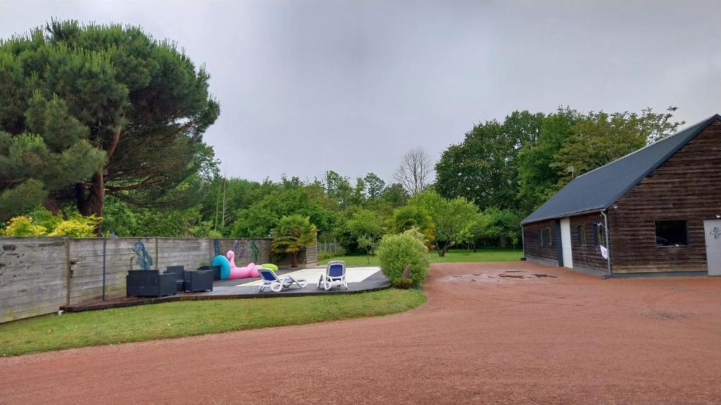 Vonkajšia záhrada v ubytovaní Chambres d'hôtes pour 24 heures du Mans , Le Mans classic , Grand prix