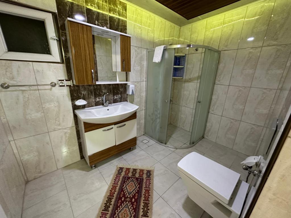 Ένα μπάνιο στο Sinter Terasse House Hotel