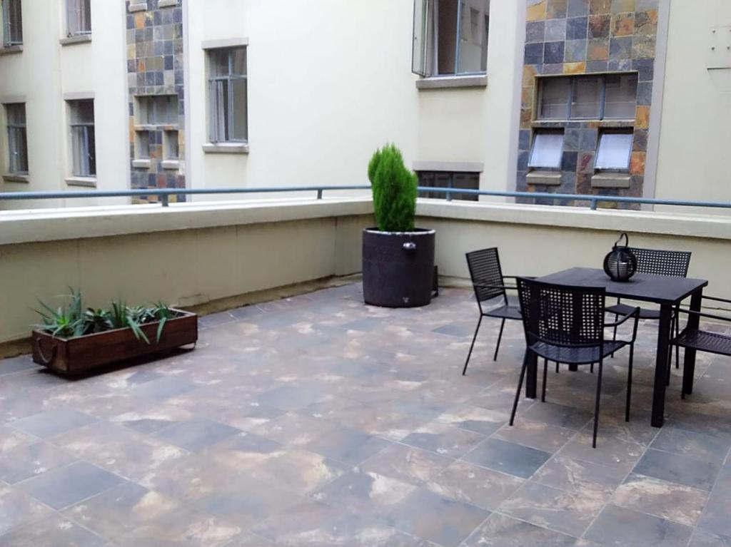 Mabungubwe Hotel Apartments - Home Away from Home - Apartamento Con Balcón