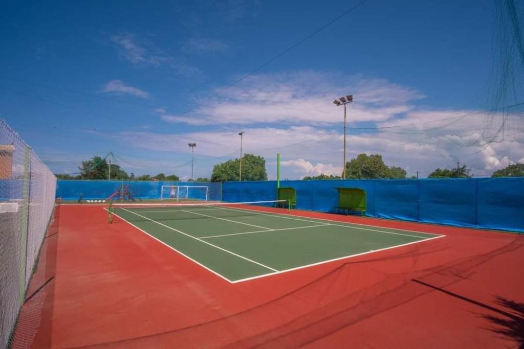 Tenis lub squash w obiekcie Ria Villa Preveza lub w pobliżu