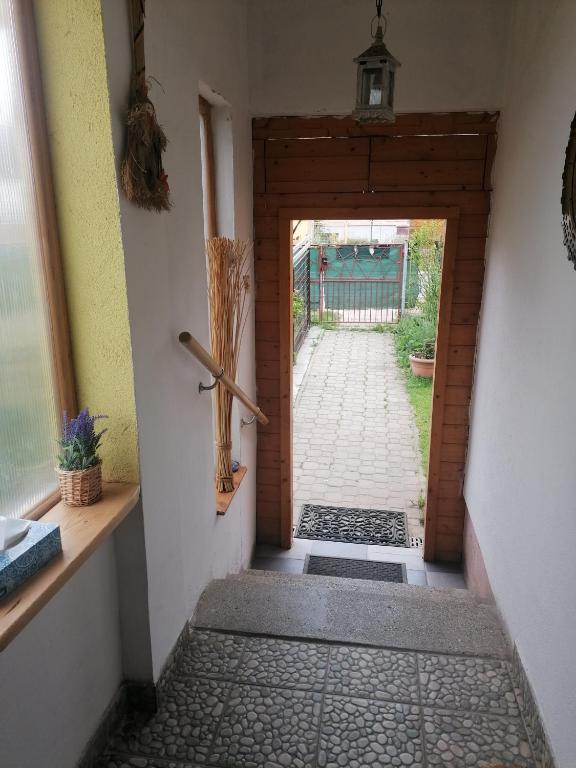 Fotografie z fotogalerie ubytování Rodinný půldomek s vybavením a bazenem ve Zruči nad Sázavou