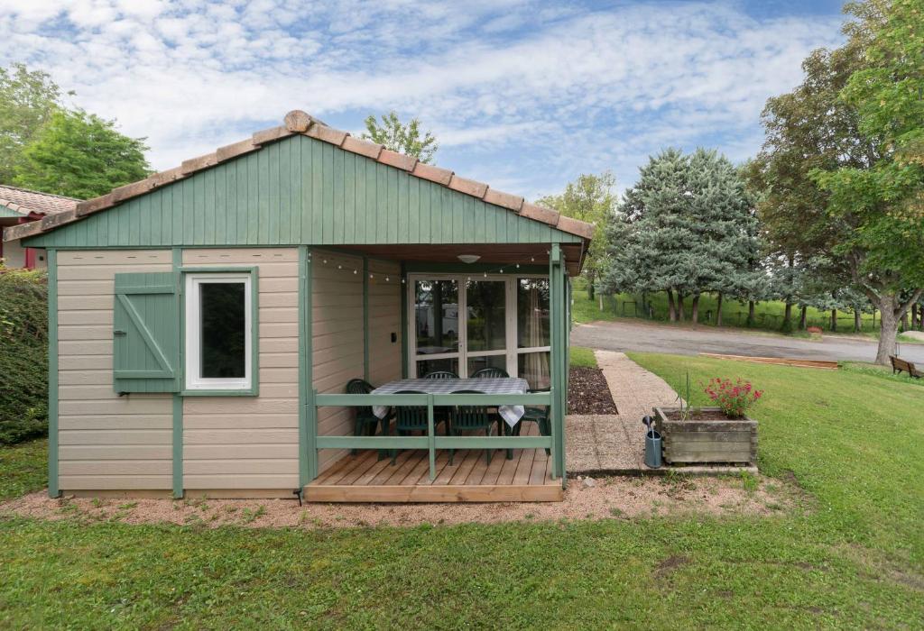 Camping Le Mont Libre - Cottage & espace nature - Gannat - Two-Bedroom Chalet