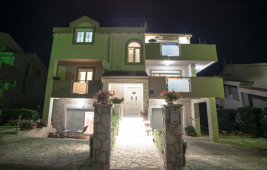 Budynek, w którym mieści się apartament
