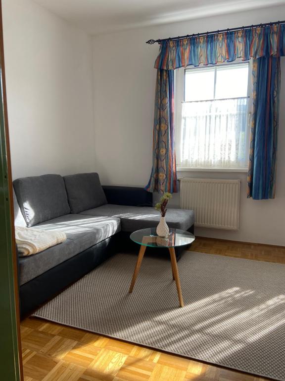 Posezení v ubytování Stubalm Appartements in der Lipizzanerheimat