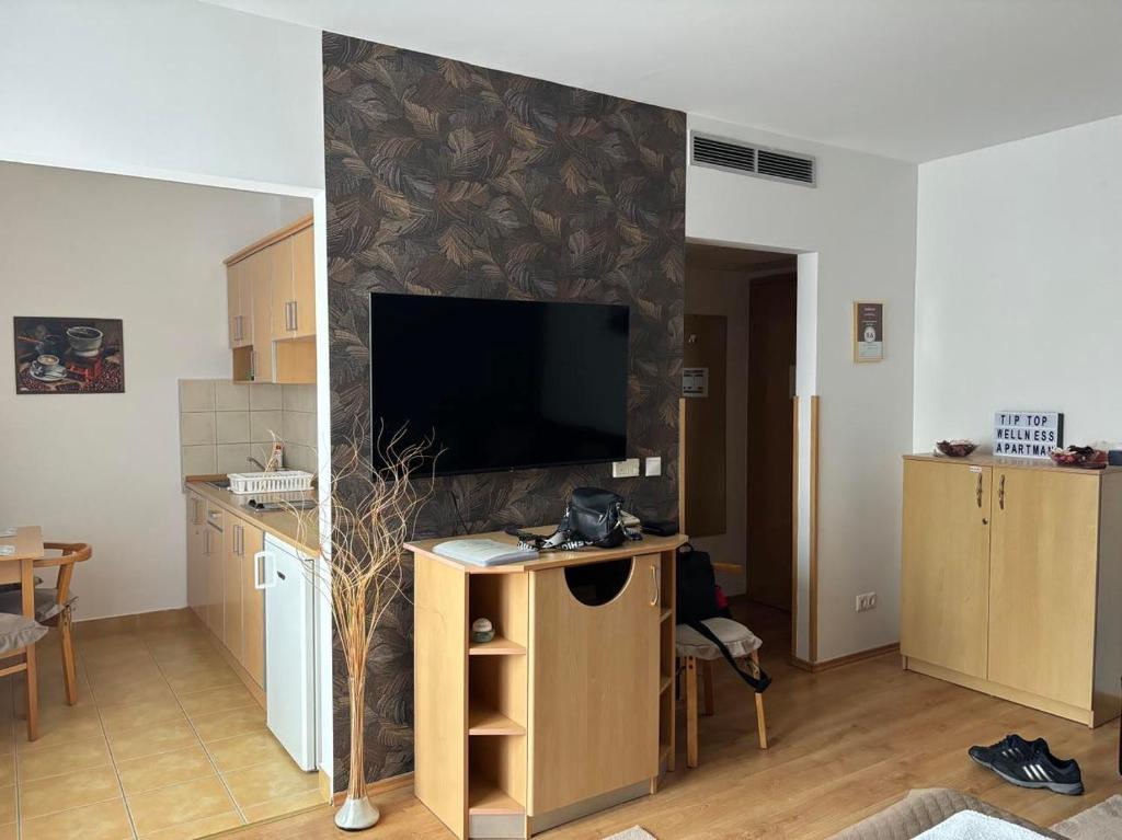 Kuchyňa alebo kuchynka v ubytovaní Tip Top Wellness Apartman Zalakaros