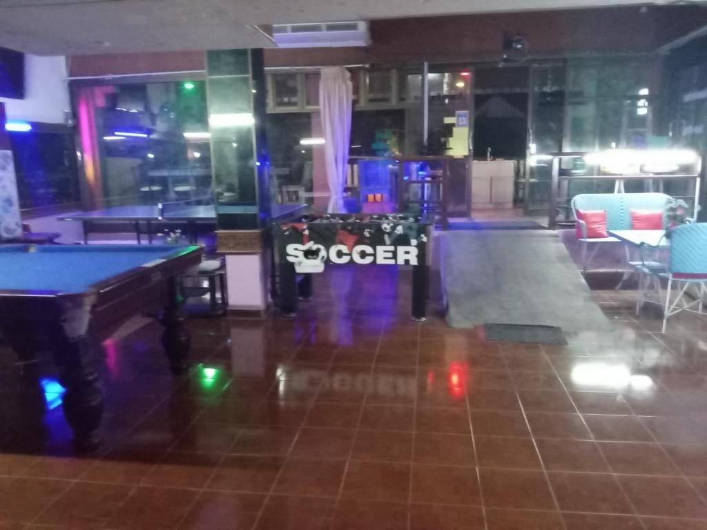 Biliár nebo kulečník v ubytování BEN & LEK GUESTHOUSE