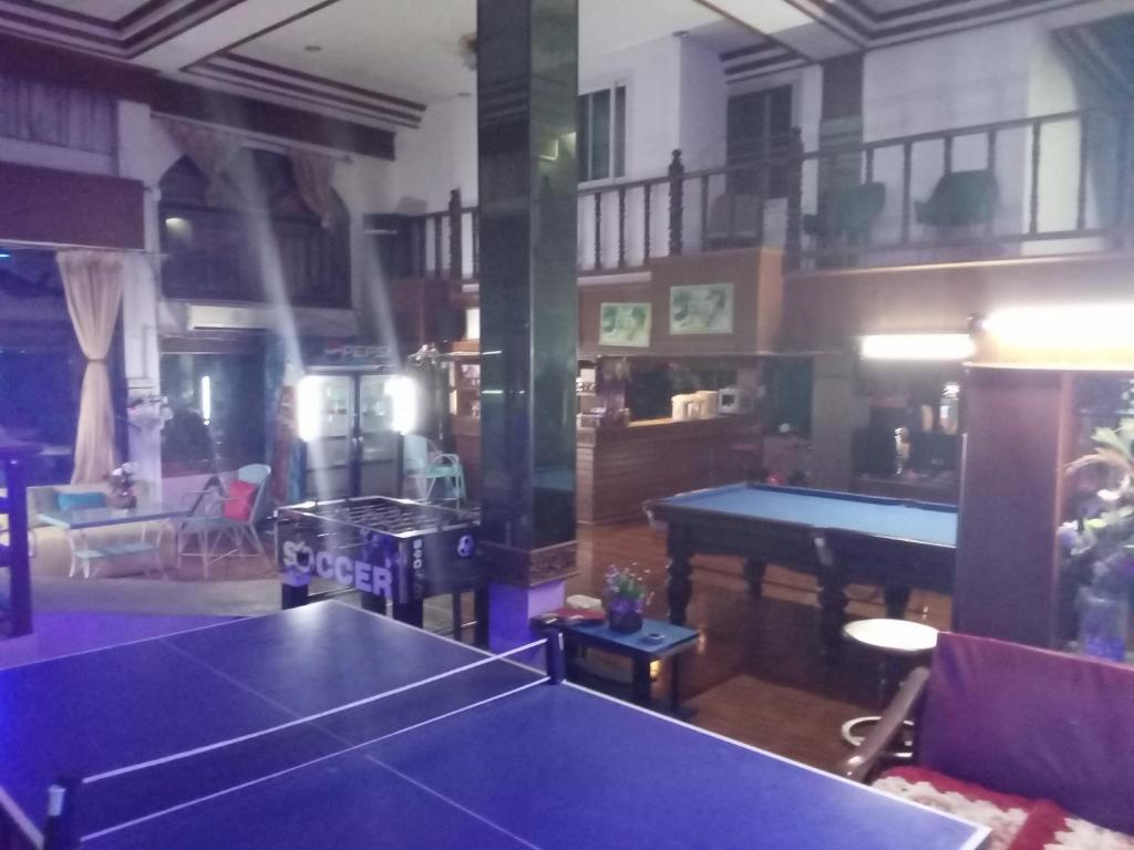 Stolní tenis v ubytování BEN & LEK GUESTHOUSE nebo okolí