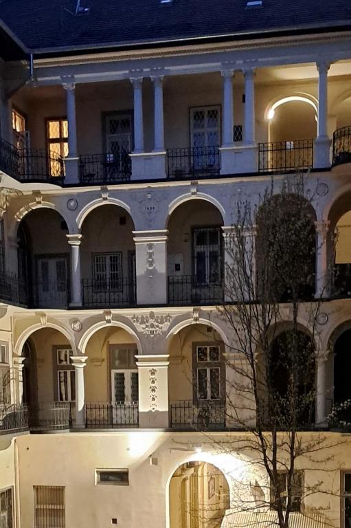 Budova, v ktorej sa apartmán nachádza