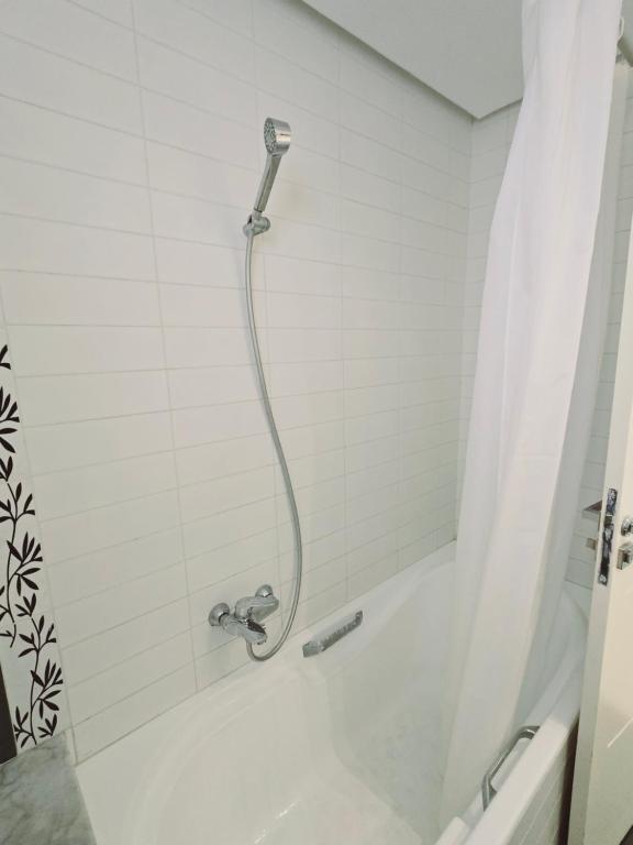 Koupelna v ubytování Karray Home Appartement Salon 2 RDC avec Jardin