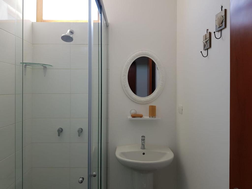 Koupelna v ubytování Llapa House