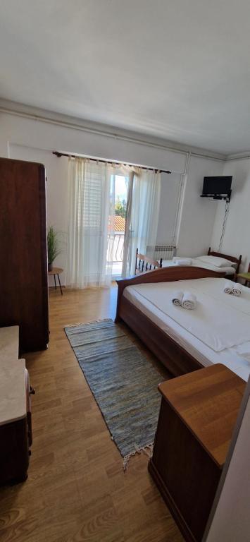 Palute - Habitación Triple Con Balcón