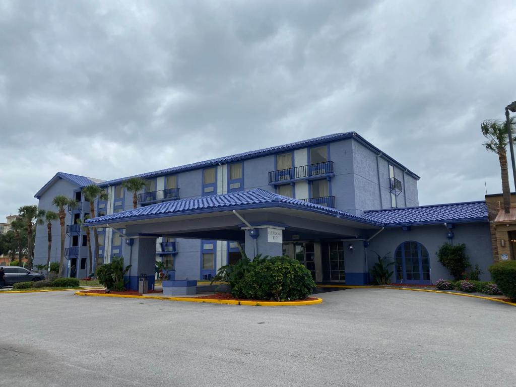Monumental Movieland Hotel - Housity