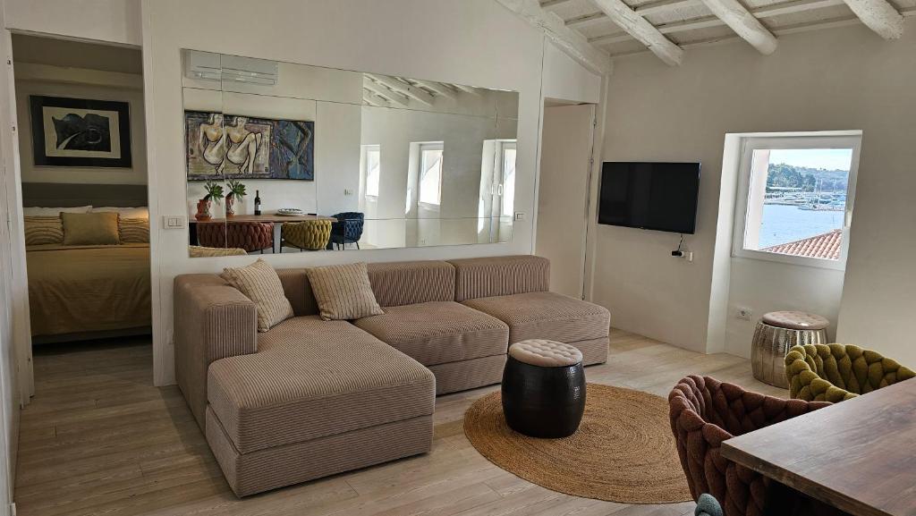 WHITE Sea View - Two Bedroom Apartment