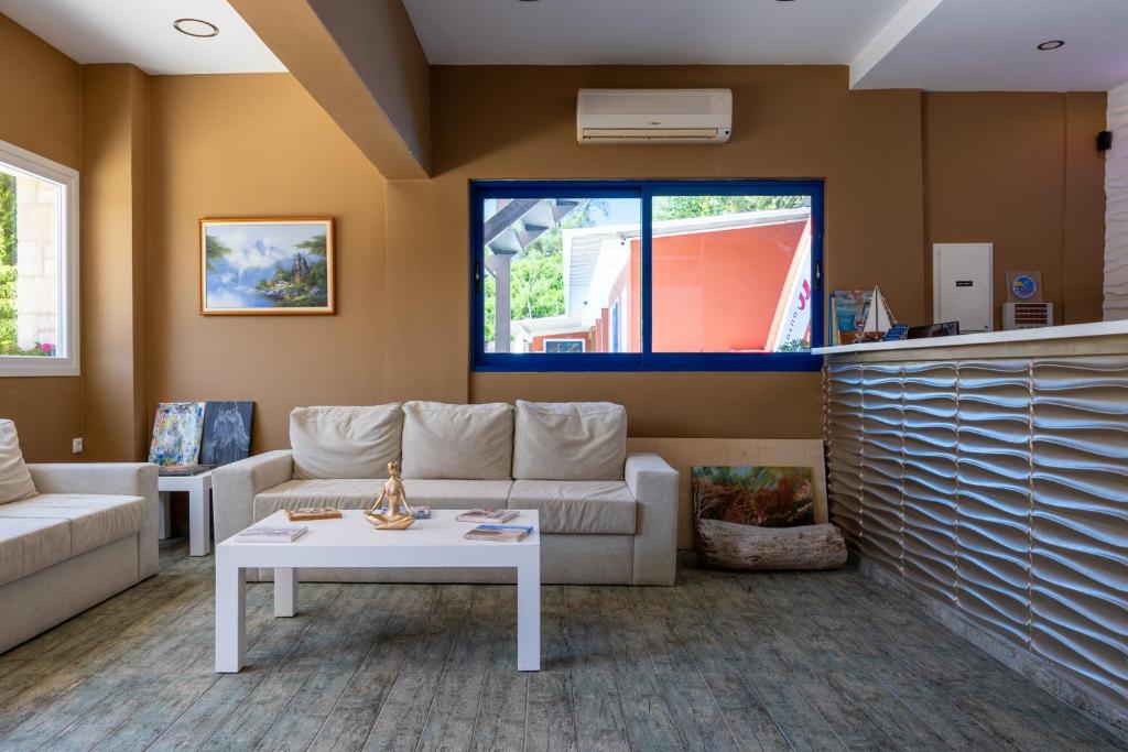 Posezení v ubytování Vliho Bay Boutique Hotel