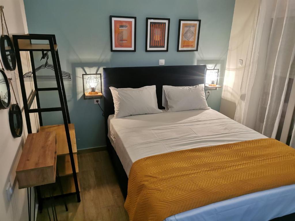 Ένα ή περισσότερα κρεβάτια σε δωμάτιο στο A&A Alexadroupoli