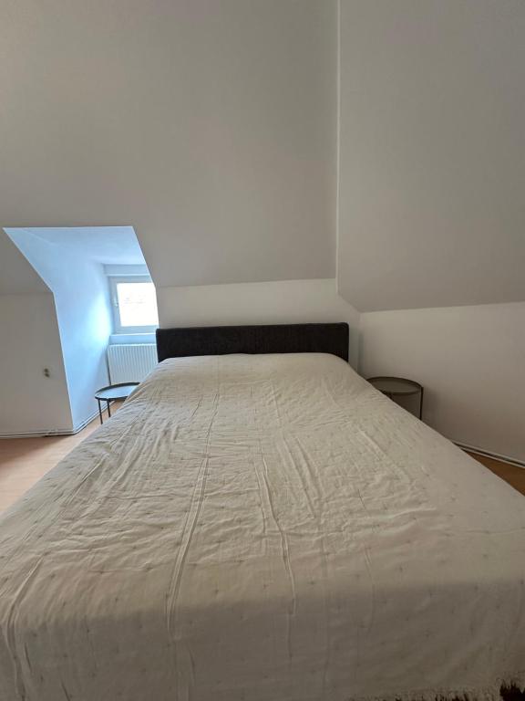 Postel nebo postele na pokoji v ubytování Graz 1464, Old City Center Apartments
