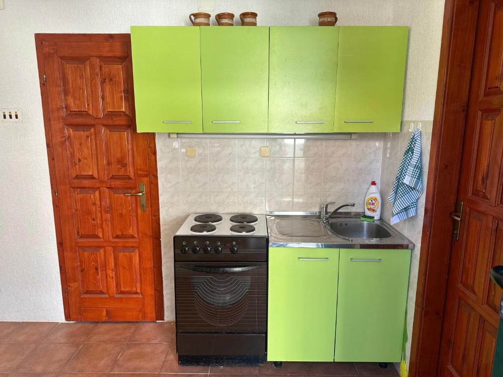 Kuchnia lub aneks kuchenny w obiekcie Vacation Home Palma