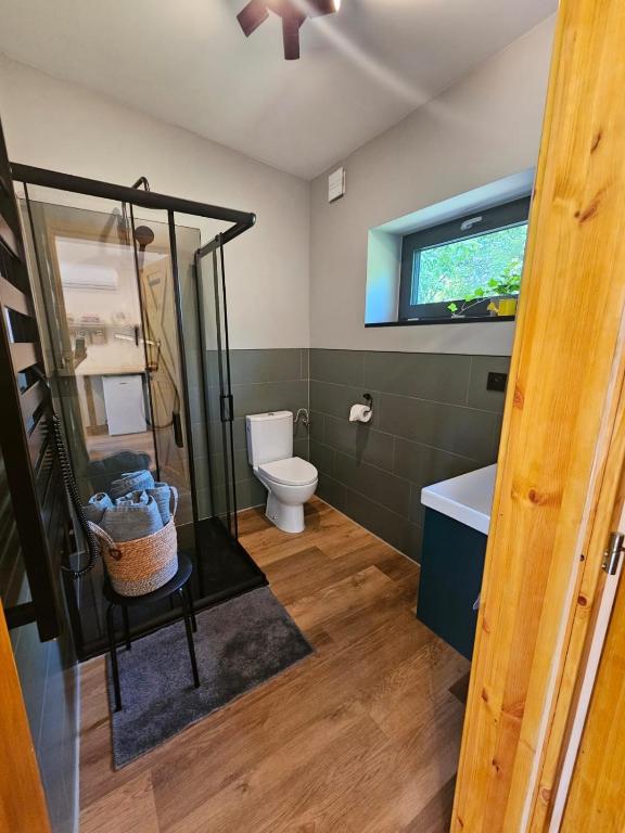 Koupelna v ubytování Glamping Zlaté Podlesí #1