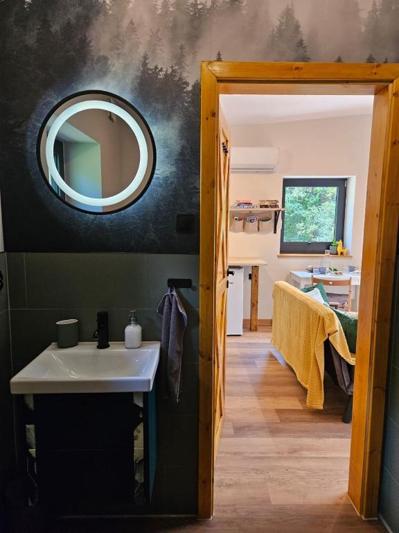 Kuchyň nebo kuchyňský kout v ubytování Glamping Zlaté Podlesí #1