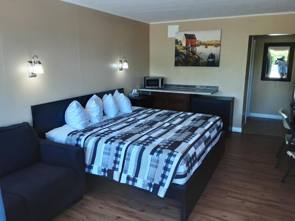 Berry's Motel photo