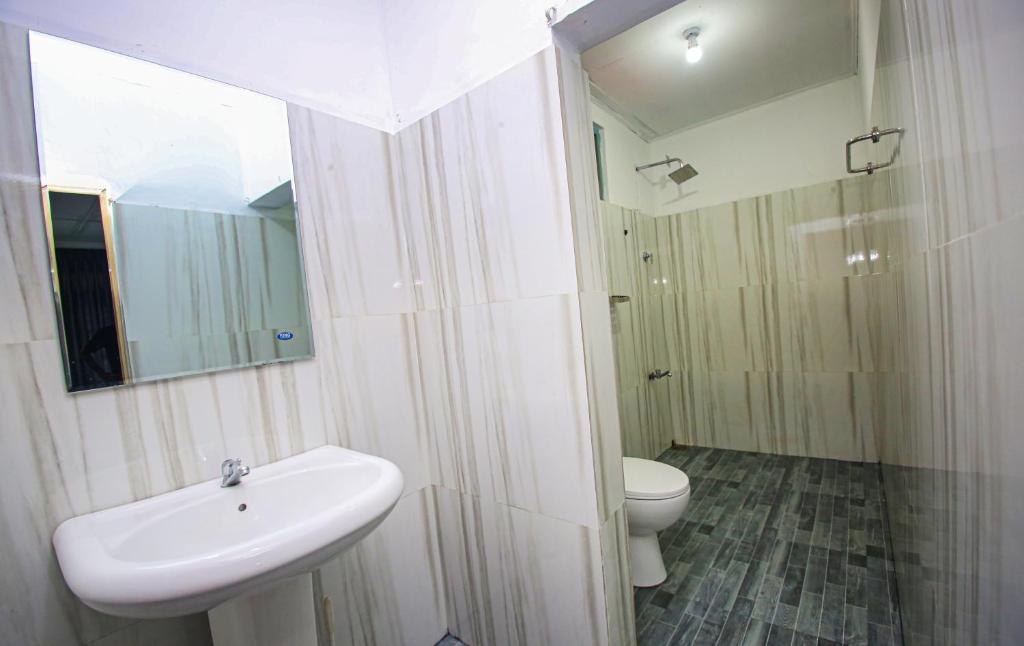 Koupelna v ubytování Dee Ella Hotel