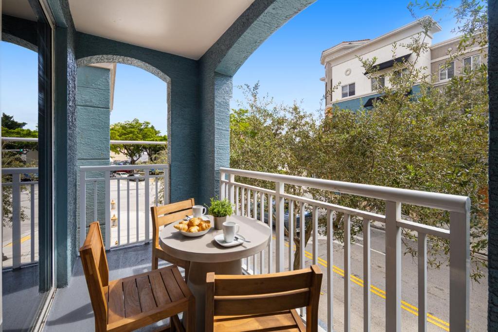 Dharma Home Suites South Miami at Red Road Commons - Apartamento Deluxe De Un Dormitorio