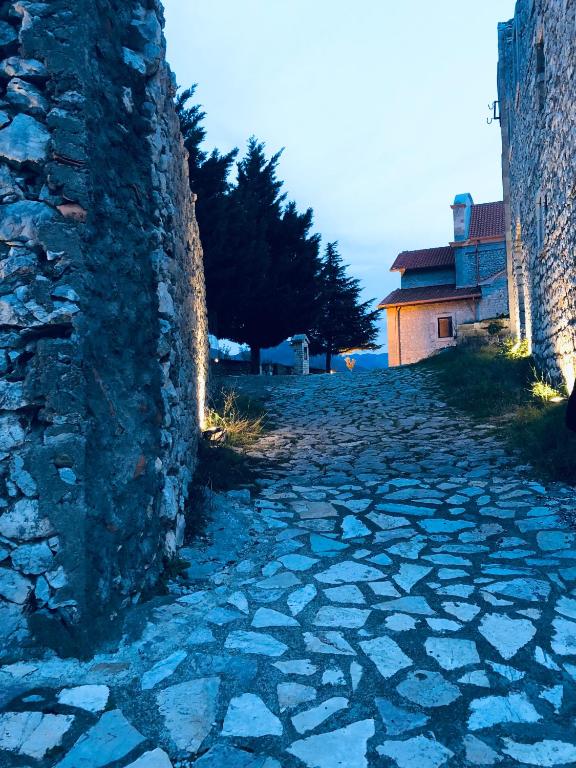 Fotografie z fotogalerie ubytování Hotel Xhej v destinaci Rubik