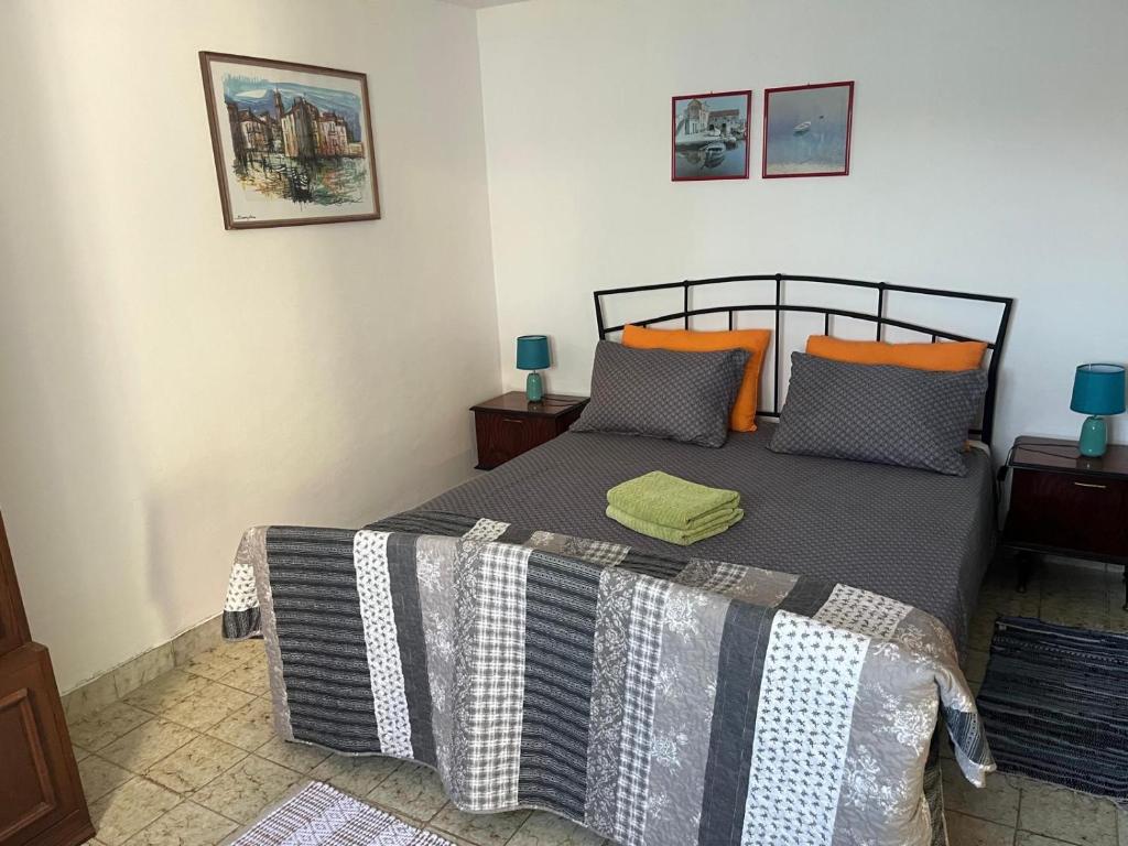 Postel nebo postele na pokoji v ubytování Apartments Galeb