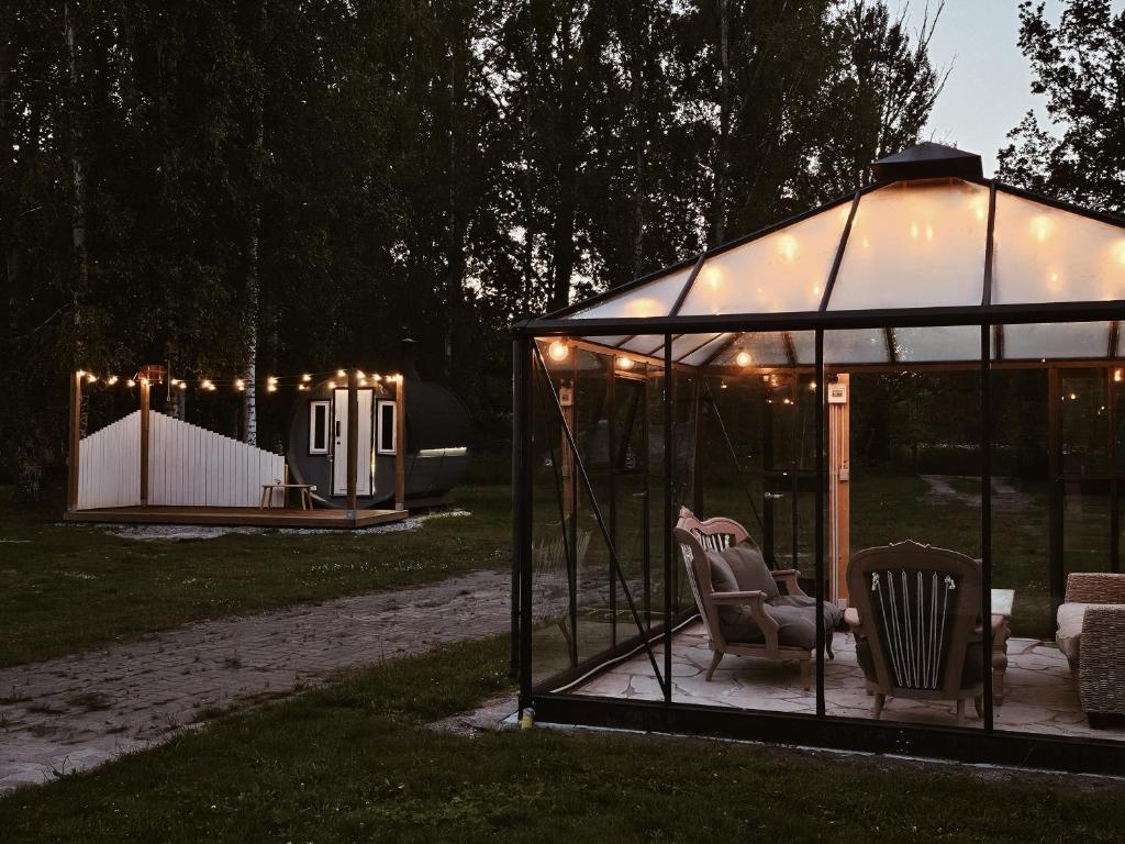 Zahrada ubytování 2-bedroom, fenced yard, sauna, 10 min to Pärnu