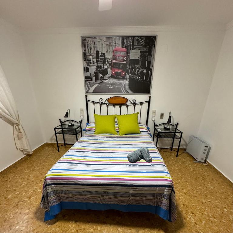 Postel nebo postele na pokoji v ubytování Habitaciones en GANDIA a 5 min del centro histórico