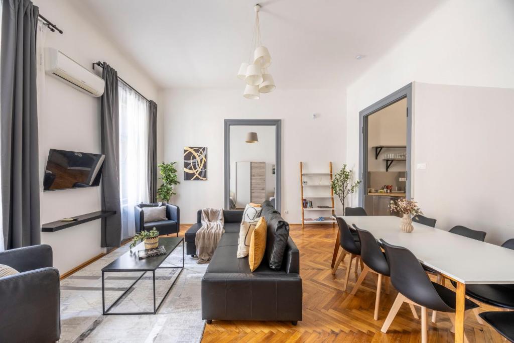 Charming & Cozy Stylish Apartment in the Heart of Budapest 1085 Budapest, Üllői út 18 kép - 1