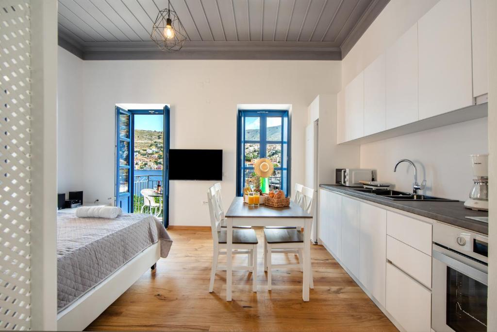 Nhà bếp/bếp nhỏ tại Porto Harani Seaside Apartments
