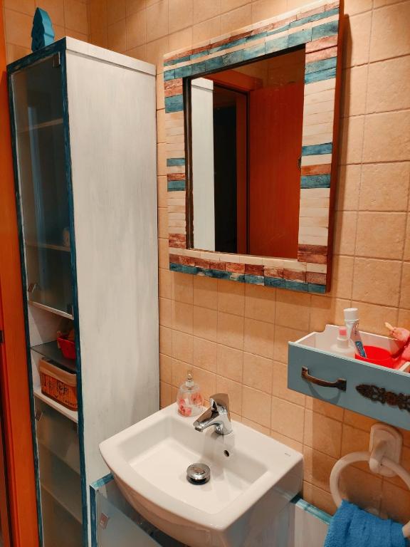 Koupelna v ubytování ACOGEDOR ÁTICO DÚPLEX EN TREMP