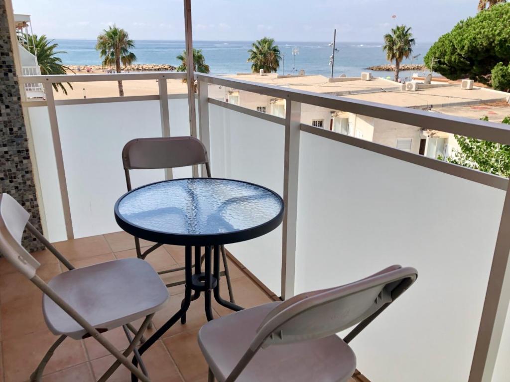 Fotografie z fotogalerie ubytování Terrasse vue mer a 20m plage Cambrils. Locamar Apt Lourdes v destinaci Cambrils