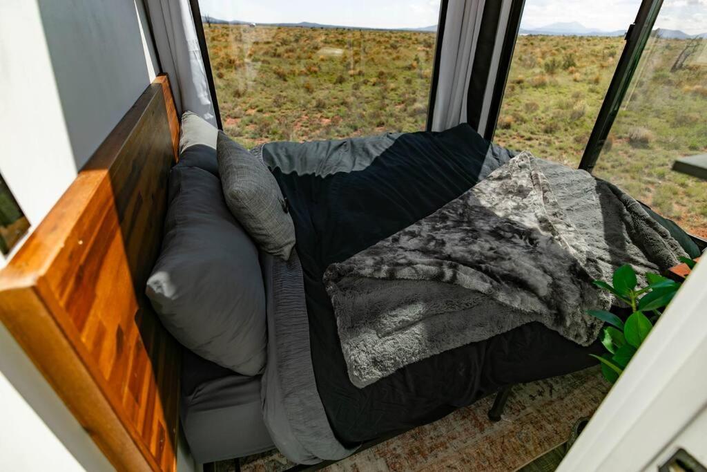 Posezení v ubytování Grand Canyon Stargazing Off-Grid Tiny Home