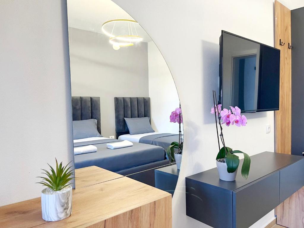 TV a/nebo společenská místnost v ubytování SUPREME Luxury
