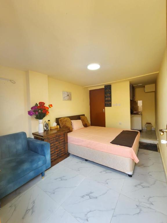 King bedStudio Room Near "al bateen" Abudhabi, Abu Dhabi Updated