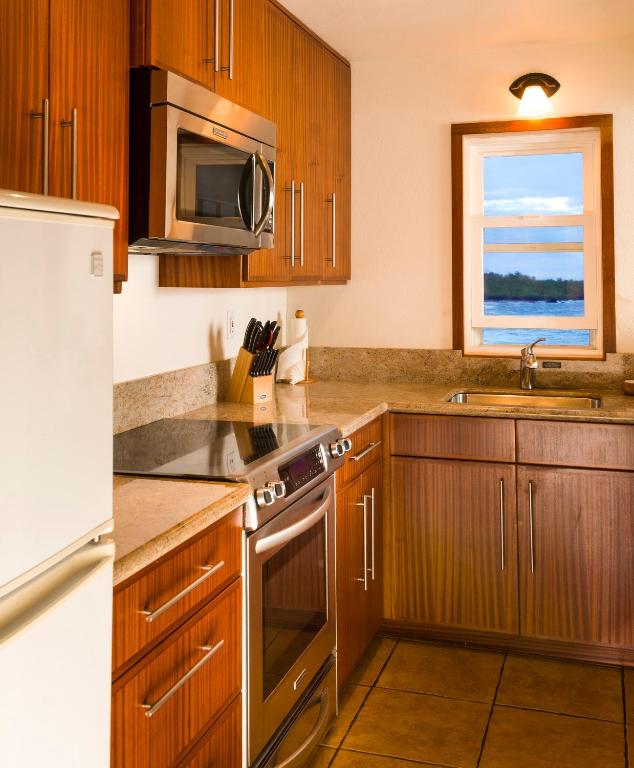 Kuchyň nebo kuchyňský kout v ubytování Hana Kai Maui - #101 Kaʻuiki premium oceanview 1 BR